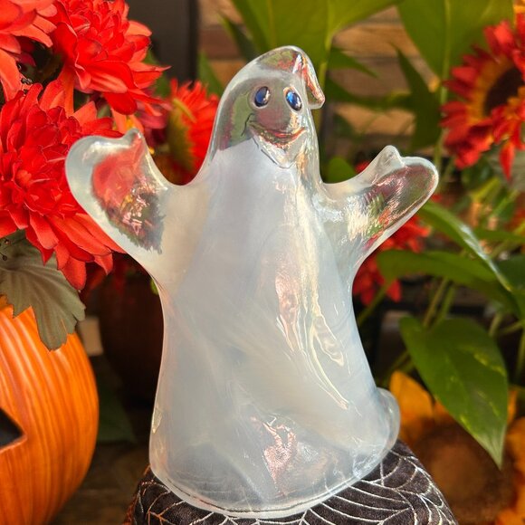 MINT Fenton Art Glass Opaline Halloween Ghost “Gaspar,” Signed (J. Burkhart) - Picture 5 of 12
